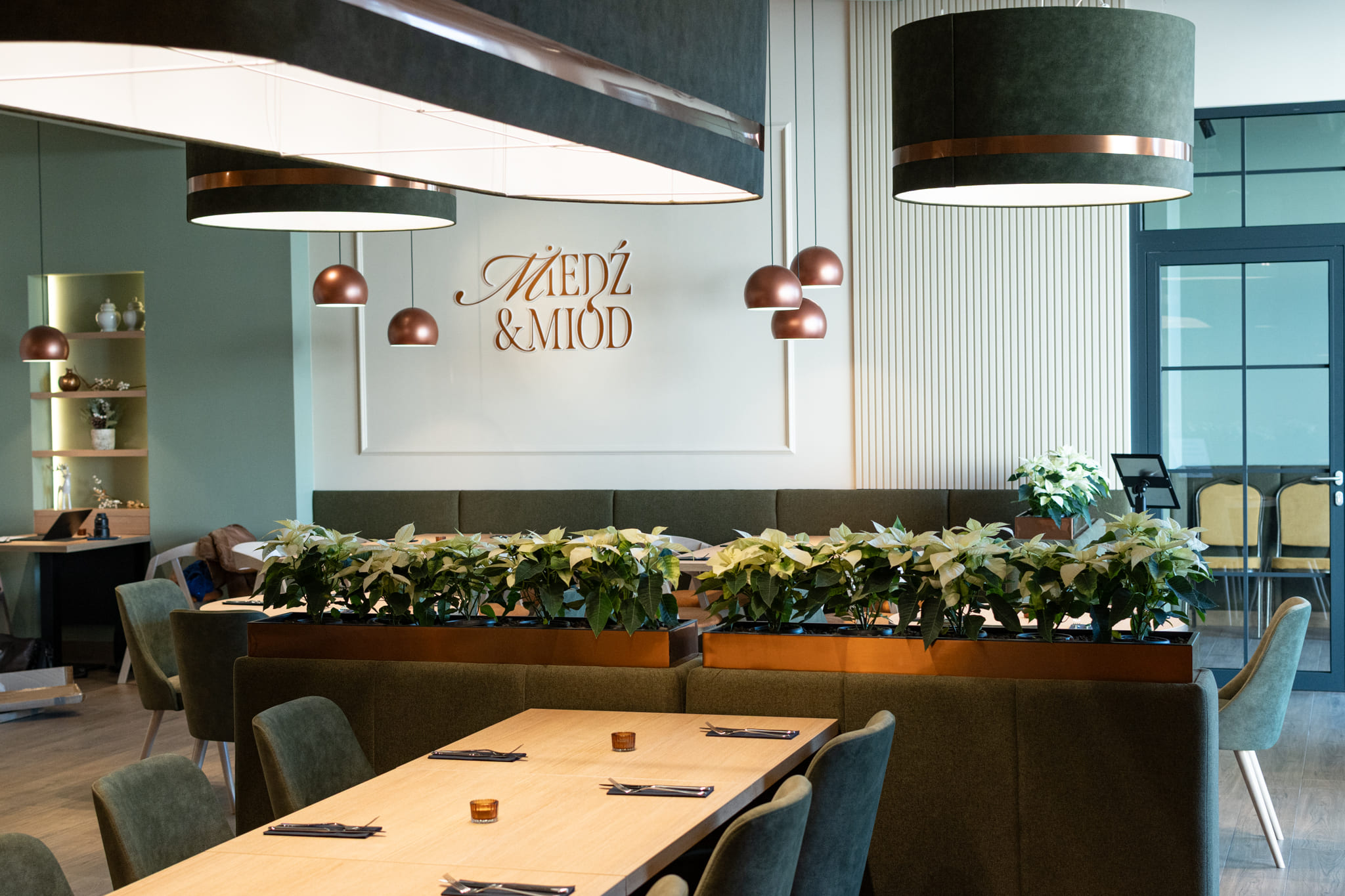 Wnętrze restauracji Miedź i Miód w Bytomiu Odrzańskim